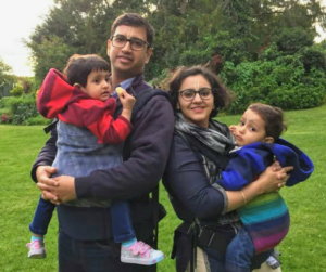 Read more about the article Carrying twins : Baby Carriers, Twin Prams and More