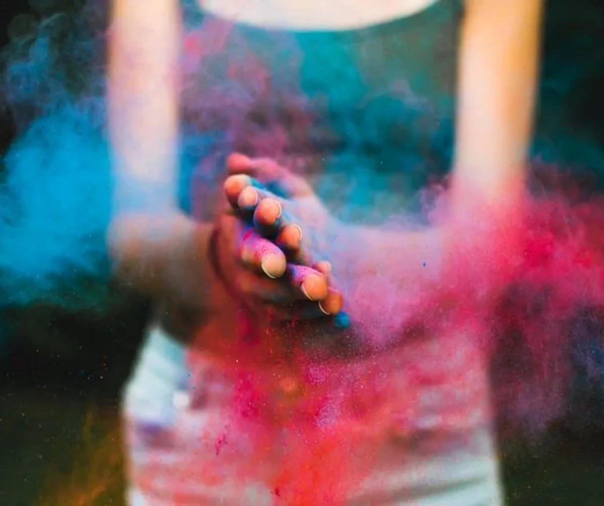 You are currently viewing Clean The ‘Colourful’ Holi Mess With These Simple Tips 