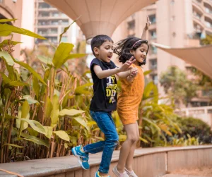 Read more about the article How To Let Go Off Parental Fears & Give More Freedom To Growing Kids